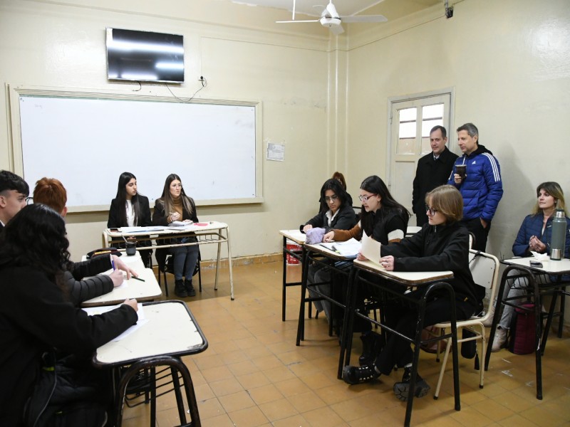 Más de 120 jóvenes participaron del primer “San Francisco Debate”